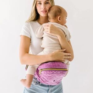 The Tushbaby™ Hip Carrier